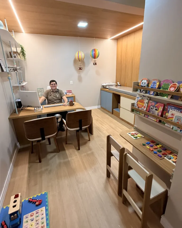 Espaço infantil do consultório do Dr. Maxwell Souza (2 de 8)