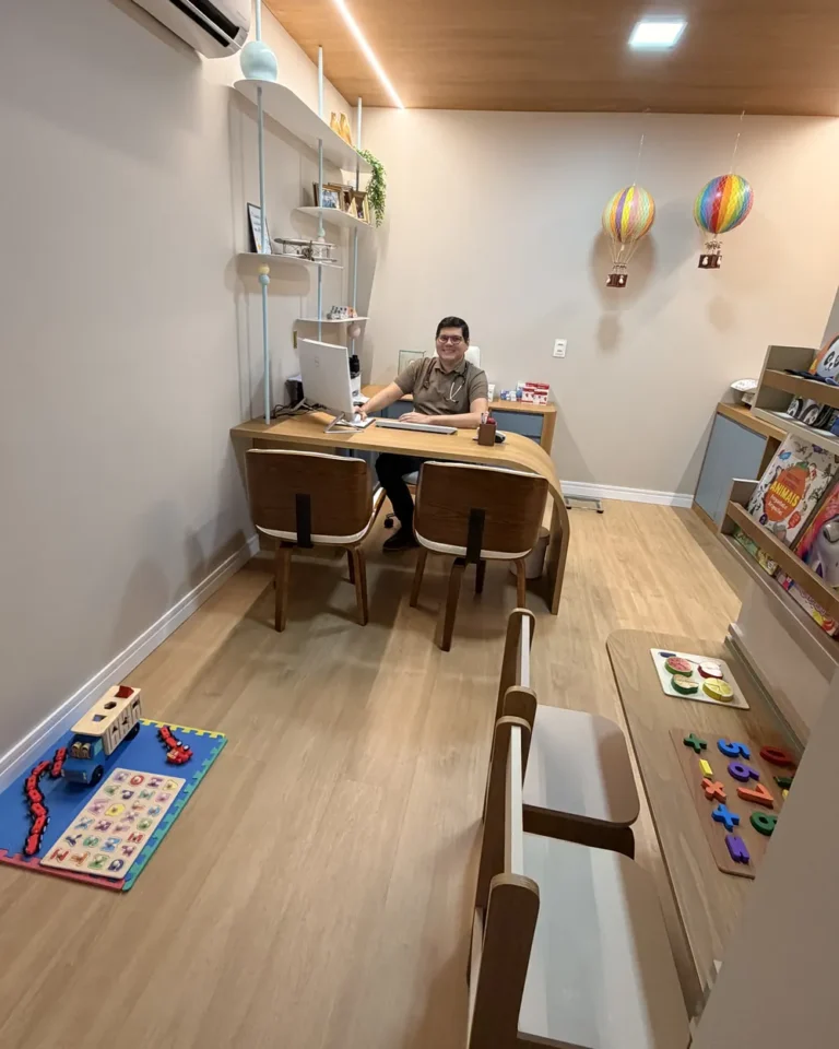 Espaço infantil do consultório do Dr. Maxwell Souza (6 de 8)
